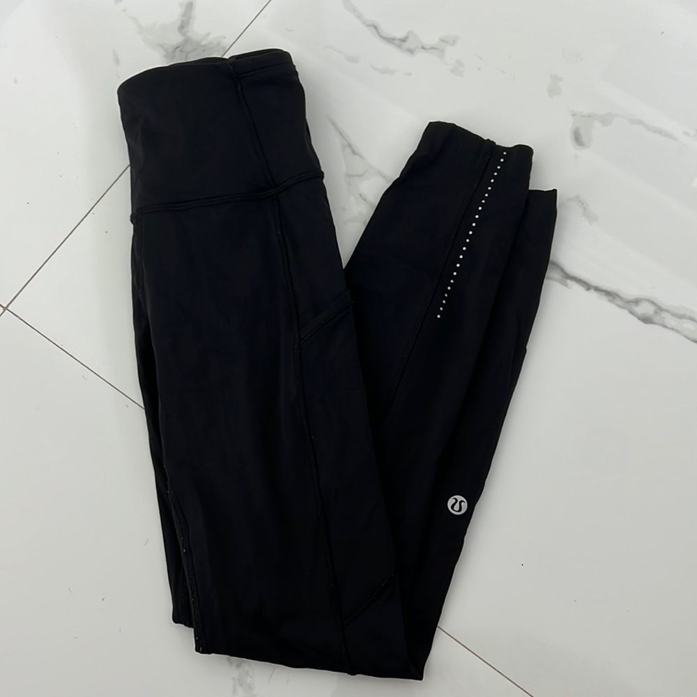 Black Lululemon leggings with pockets